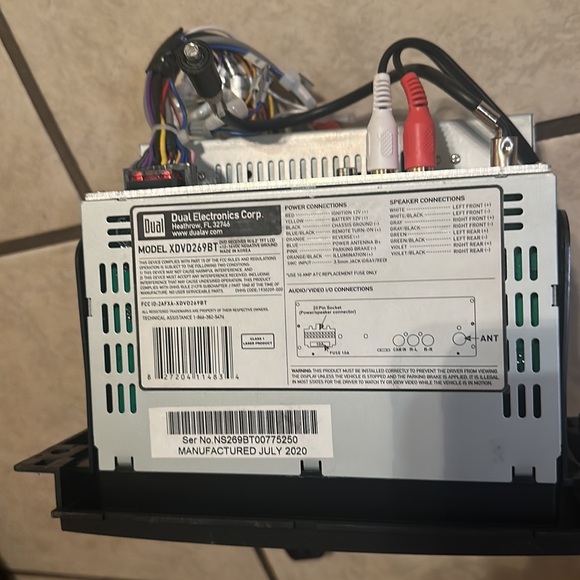 COPY - This is a dual touchscreen with the 6.2 inch  screen with Bluetooth. - Picture 4 of 7